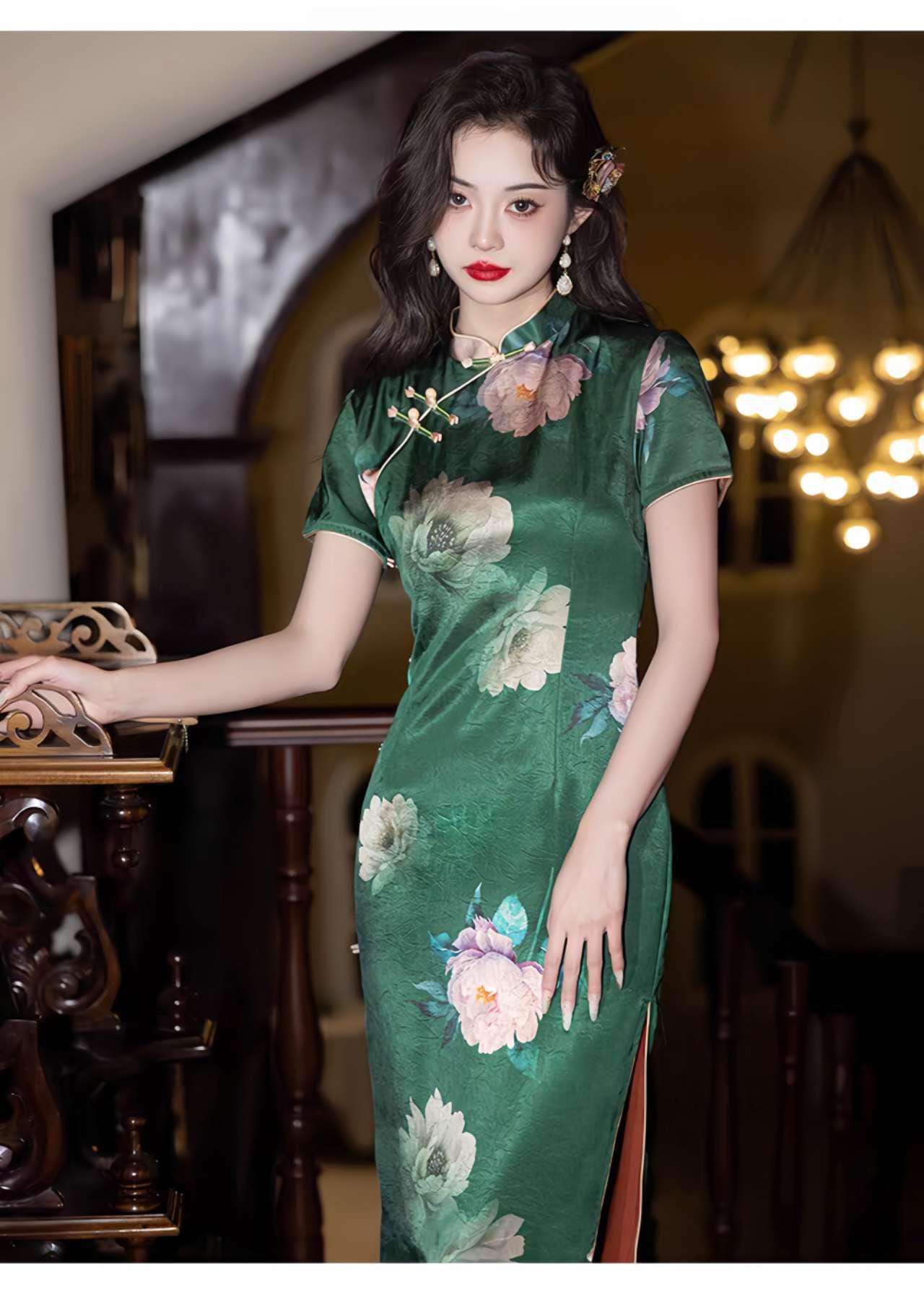 Qipao de raso verde, Elegante Cheongsam floral, Vestido chino vintage, Vestido verde oscuro, Traje de novia asiático, Ceremonia del Té