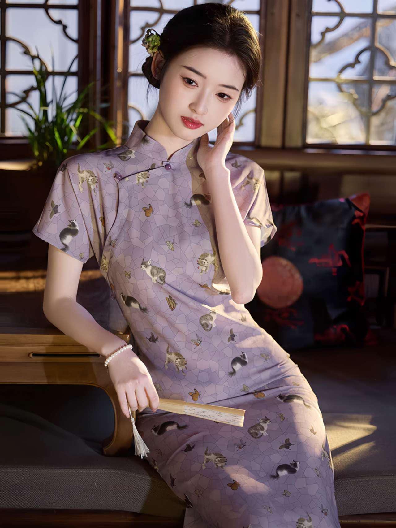 Cheongsam de Gato Morado, Qipao Chino Vintage, Regalo para Ella, Vestido de Té, Vestido Asiático Artístico, Qipao Elegante y Divertido