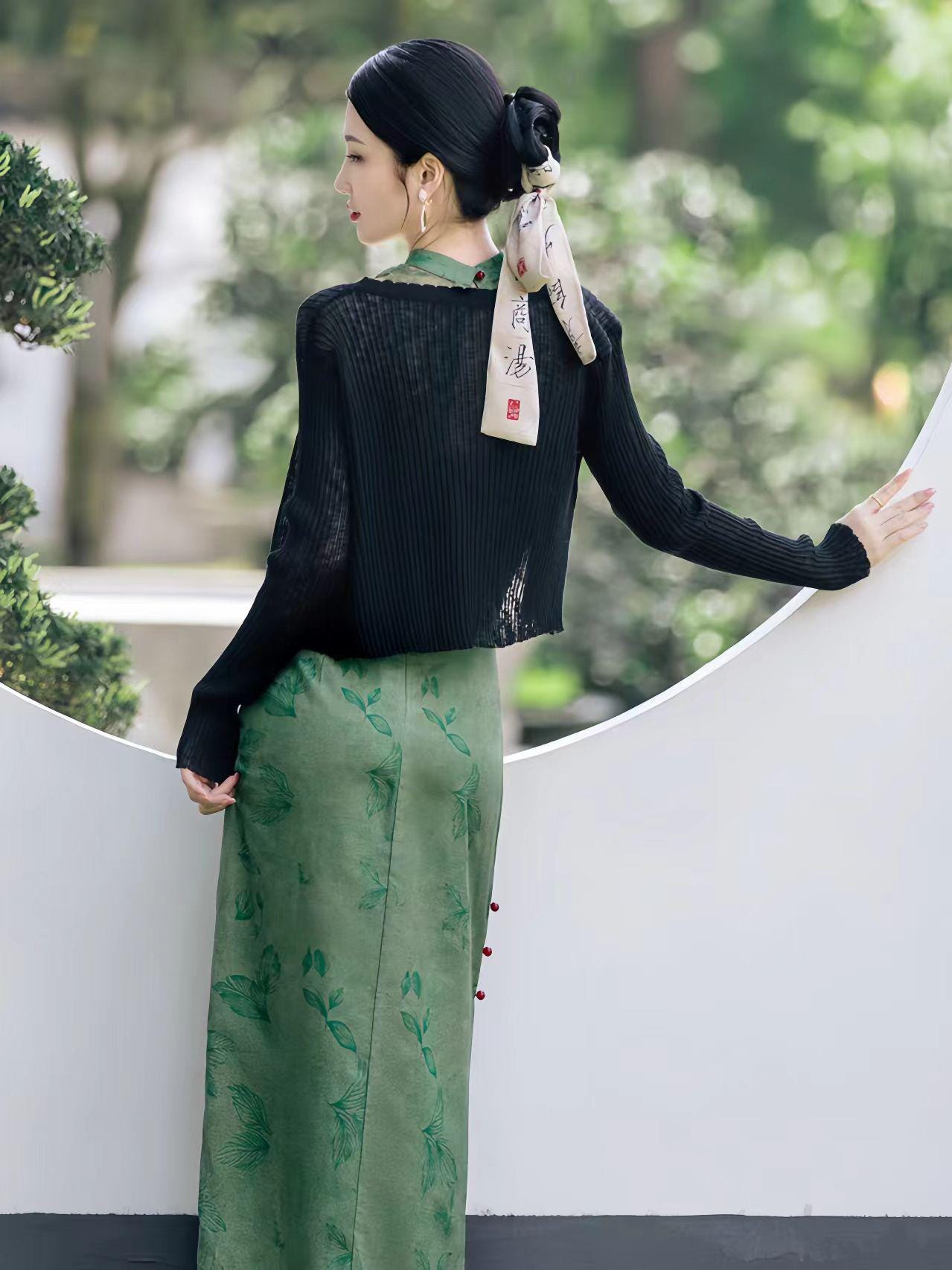 Elegante Conjunto de Vestido Qipao Verde, Conjunto Cheongsam Chino de Dos Piezas, Cheongsam Moderno para Oficina, Cultural Asian Tea Party