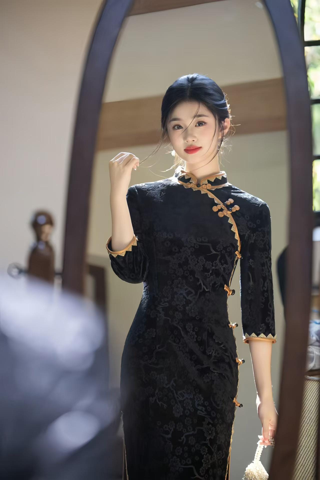 Luxury Velvet Qipao Dress, Black Embossed Cheongsam with Gold Trim, Elegant Oriental Midi Dress, Vintage Autumn Dress