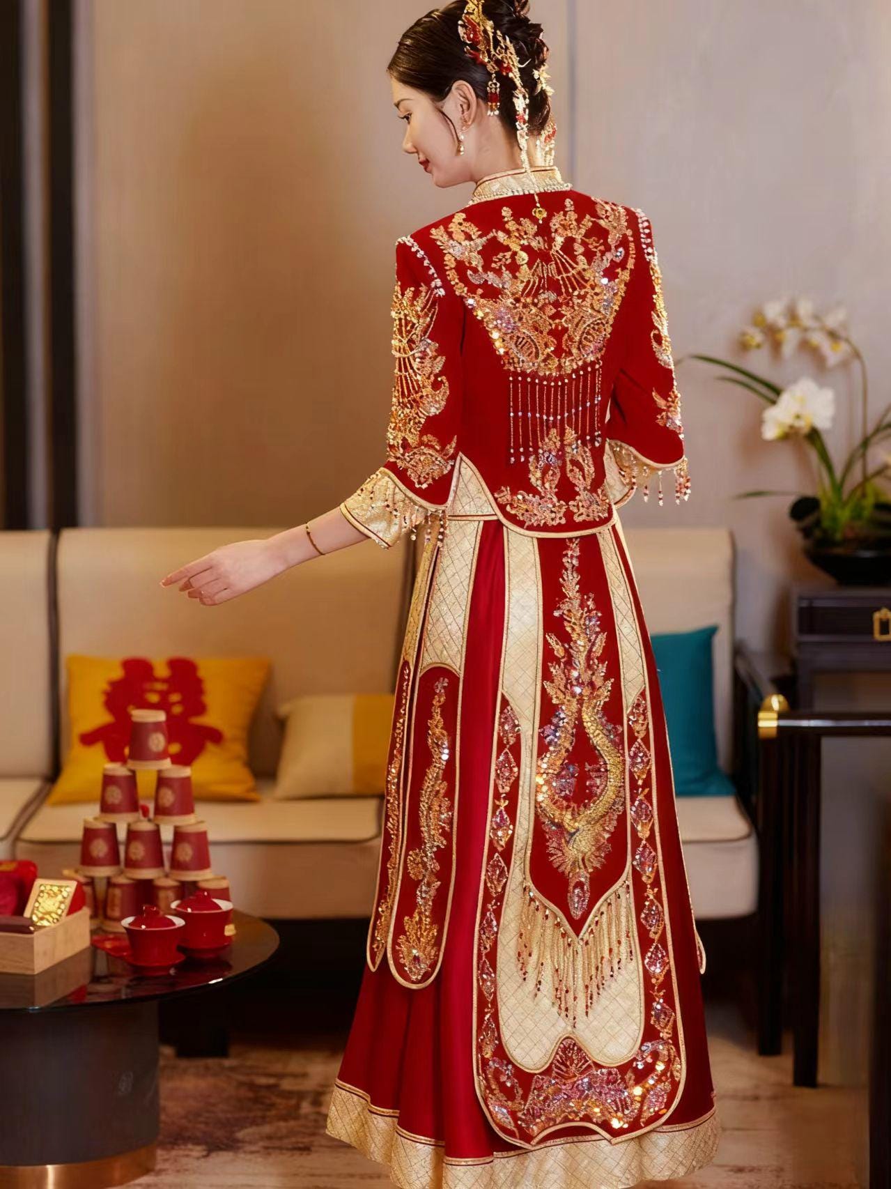 Red Gold Chinese Wedding Dress, Phoenix Dragon Embroidered Qun Kwa, Oriental Bride with Sequins Tassels, Traditional Cheongsam, Gift
