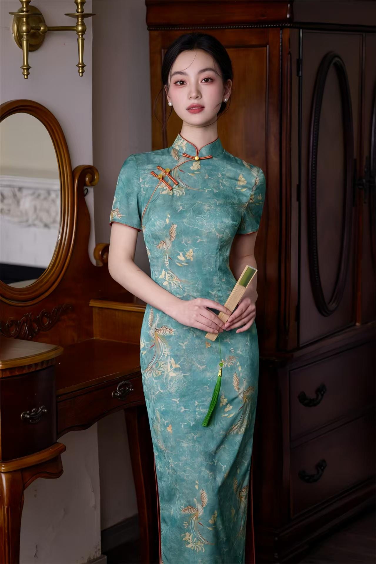 Elegante Qipao de Brocado, Cheongsam Verde, Vestido de Noche Estilo Asiático, Traje para Evento Cultural, Túnica Cheongsam Vintage, Moderno