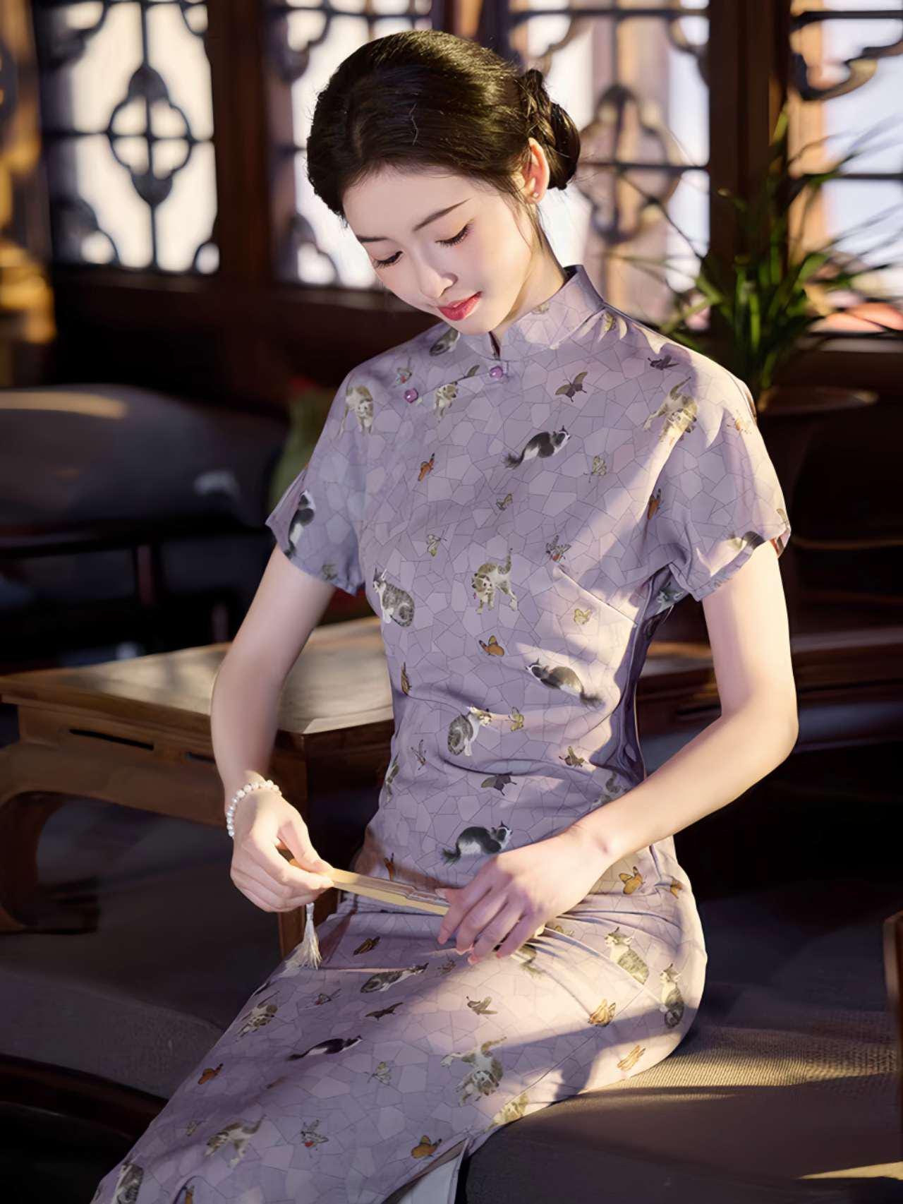 Cheongsam de Gato Morado, Qipao Chino Vintage, Regalo para Ella, Vestido de Té, Vestido Asiático Artístico, Qipao Elegante y Divertido