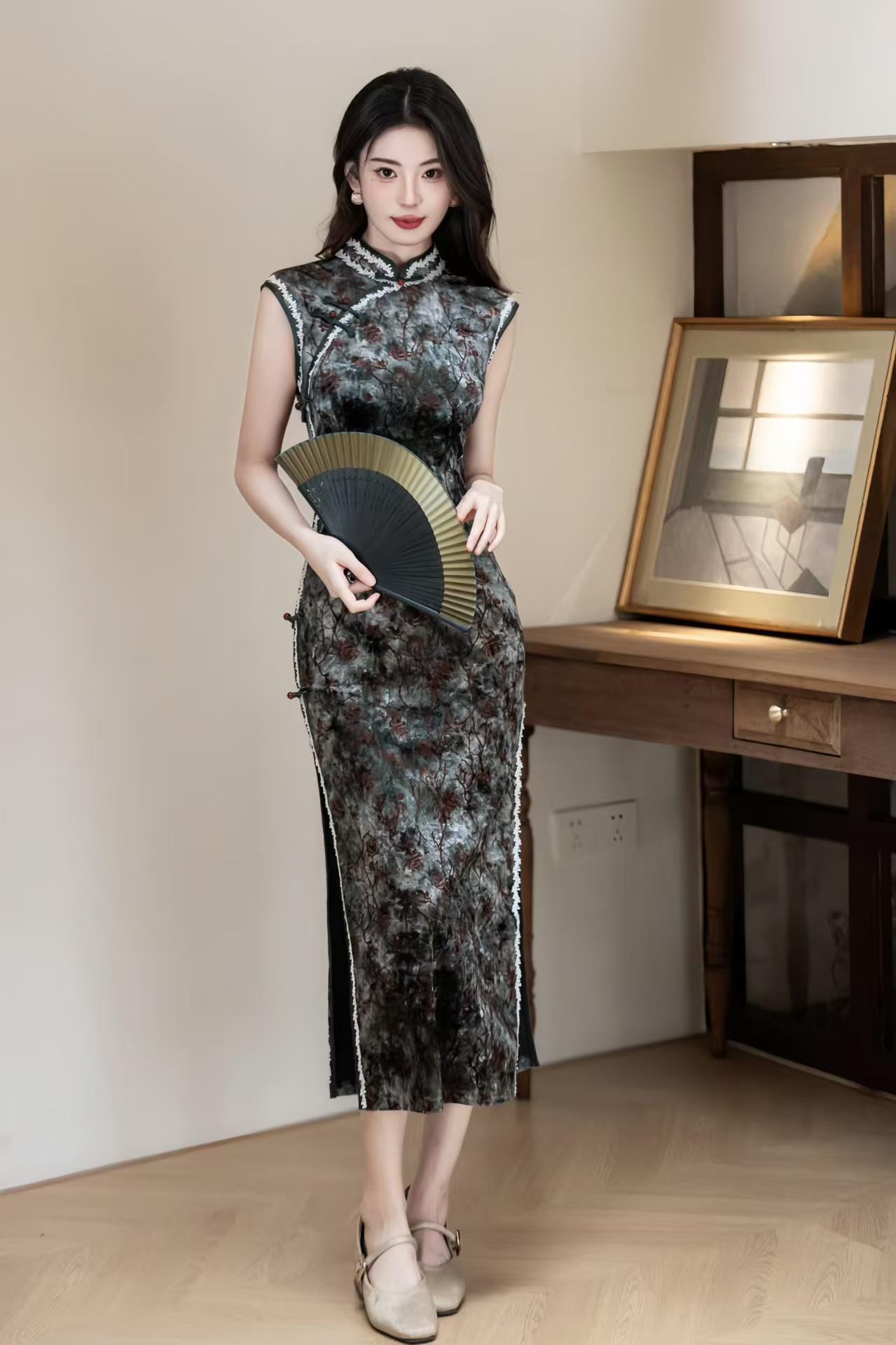 Green Velvet Qipao, Elegant Chinese Long Gown, Vintage Floral Midi Dress, Oriental Party Outfit, Asian Evening Dress, Winter Cheongsam Dress