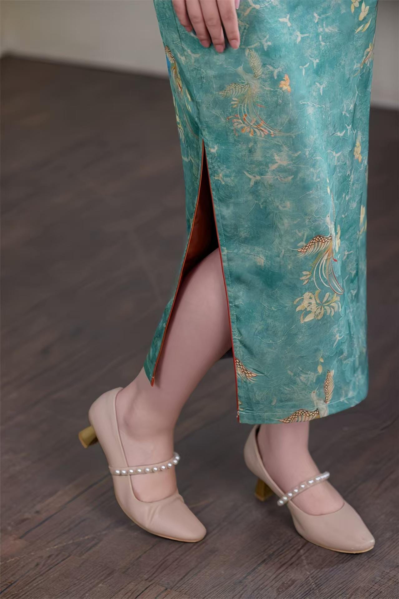 Elegante Qipao de Brocado, Cheongsam Verde, Vestido de Noche Estilo Asiático, Traje para Evento Cultural, Túnica Cheongsam Vintage, Moderno