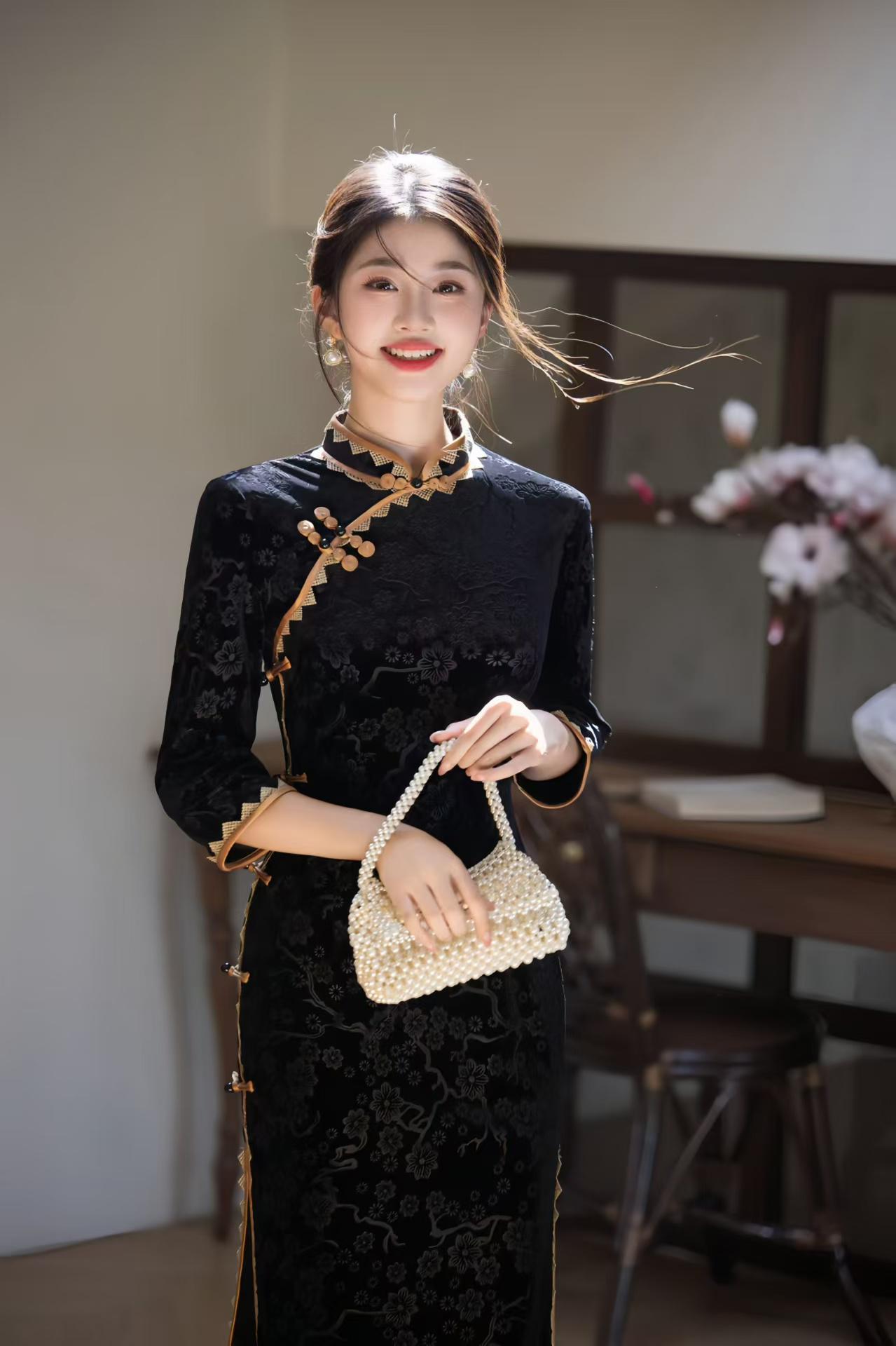 Luxury Velvet Qipao Dress, Black Embossed Cheongsam with Gold Trim, Elegant Oriental Midi Dress, Vintage Autumn Dress