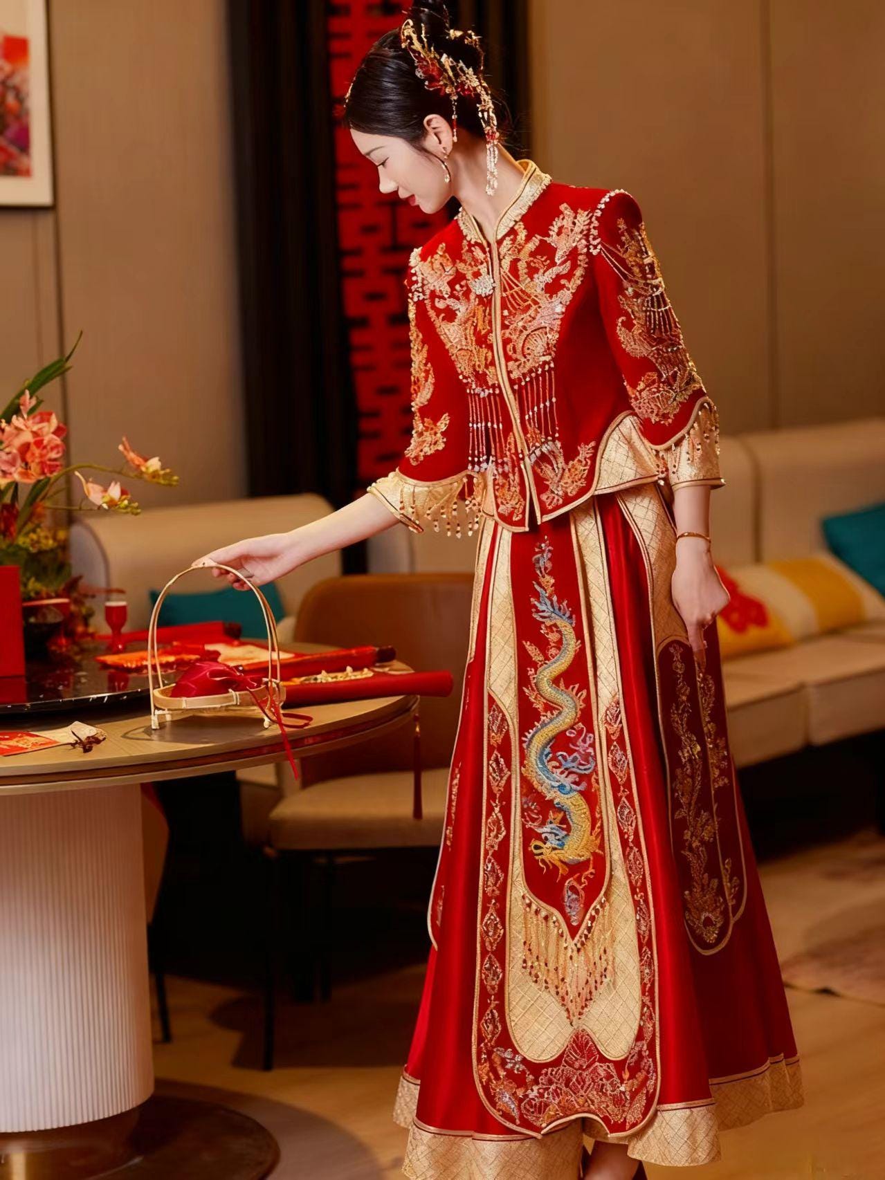 Red Gold Chinese Wedding Dress, Phoenix Dragon Embroidered Qun Kwa, Oriental Bride with Sequins Tassels, Traditional Cheongsam, Gift