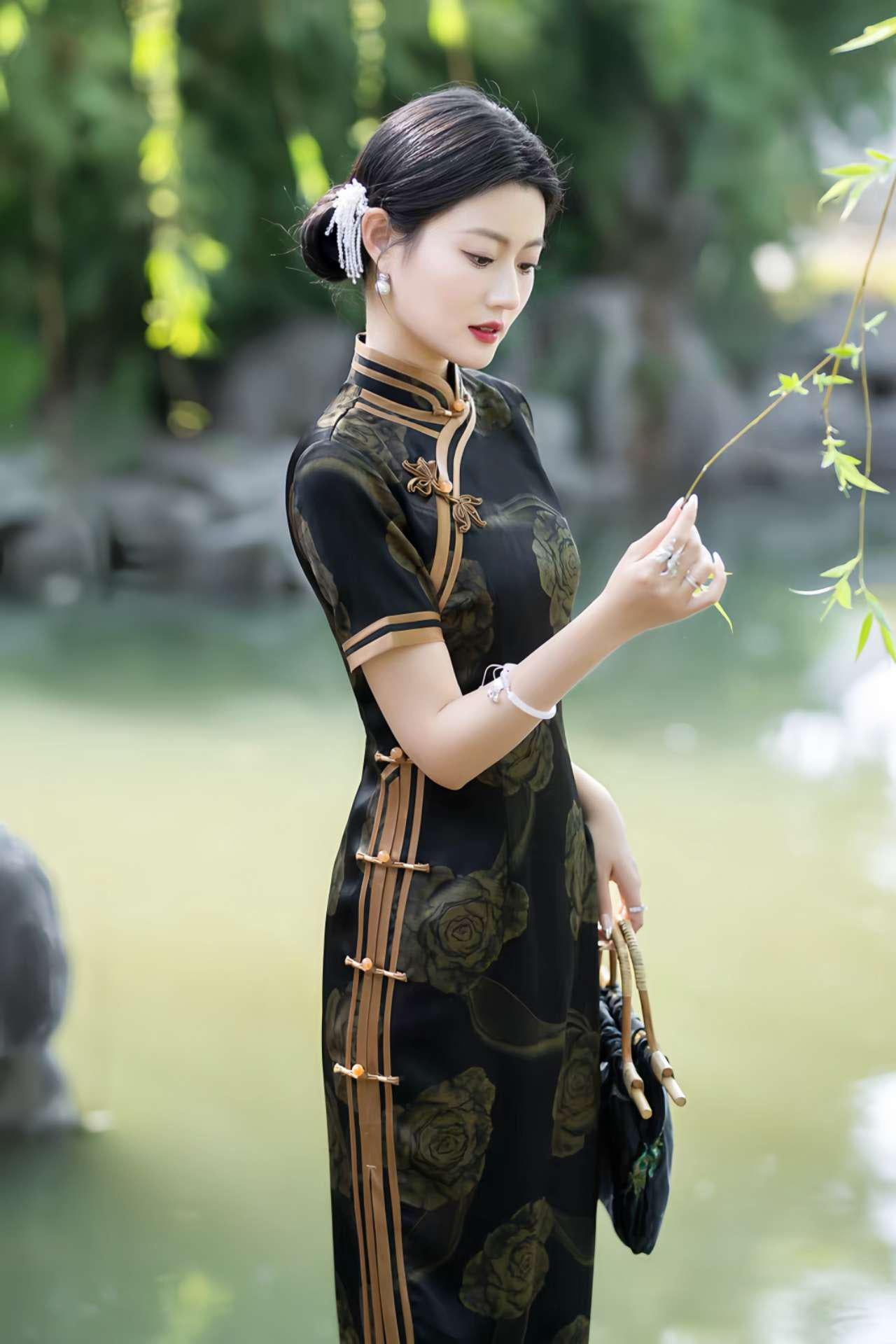 Cheongsam Clásico de Seda, Vestido Qipao Negro, Vestido Chino Vintage, Qipao con Diseño de Rosas, Vestido Tradicional, tallas grandes M-5XL