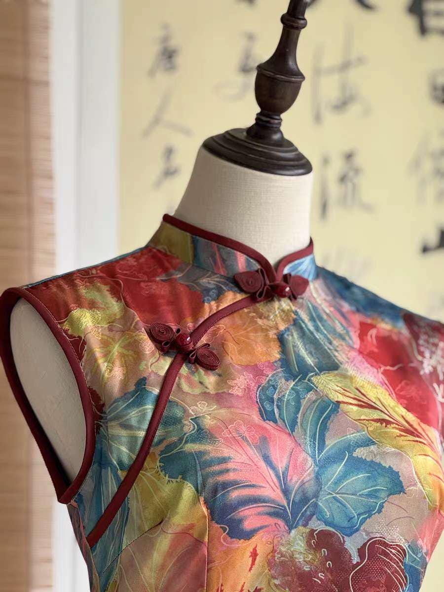 Atrevido Vestido Chino de Colores con Alegres Estampados,Summer Celebration Qipao, Energetic Oriental Dress ,Dopamine Style Cheongsam