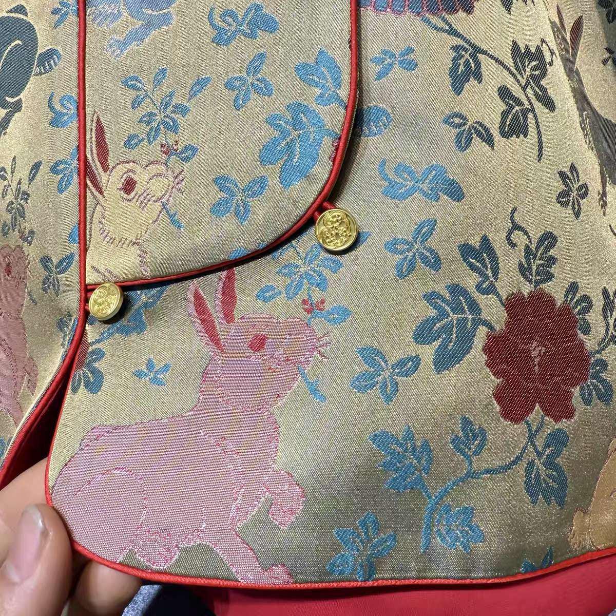 Chaqueta de seda brocada de conejo, abrigo del año del conejo, regalo chino de la suerte para ella,chaqueta dorada del zodiaco Tang,vintage,