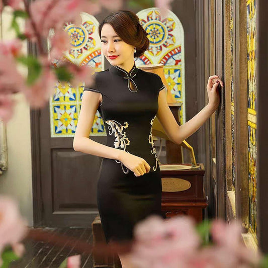 Qipao Clásico con Toque Moderno, Cheongsam Negro Elegante con Bordado Floral, Vestido Vintage Elegante para Té, Regalo para ella, S-4XL