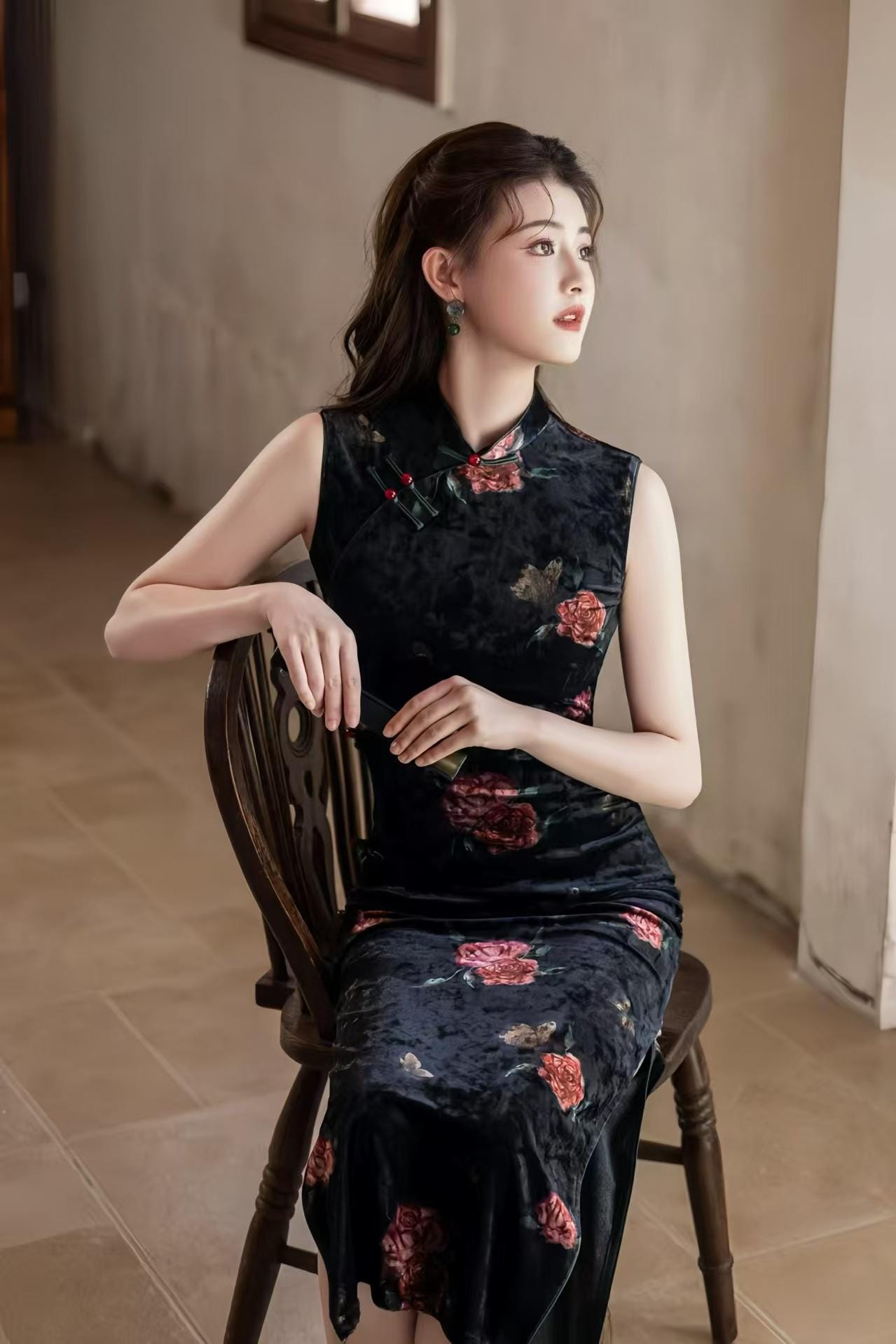 Black Velvet Qipao, Red Rose Floral Print Sleeveless Dress, Traditional Chinese Dress, Elegant Vintage Cheongsam