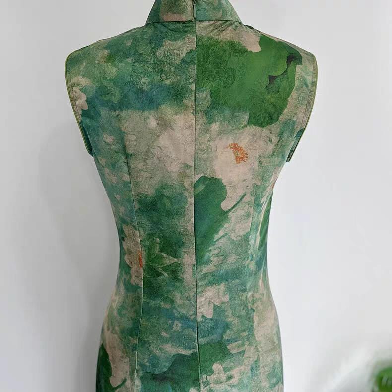 Vestido Qipao Verde Inspirado en la Naturaleza,Elegante Cheongsam Asiático para Mujer, Sereno Cheongsam de verano, estampado de loto