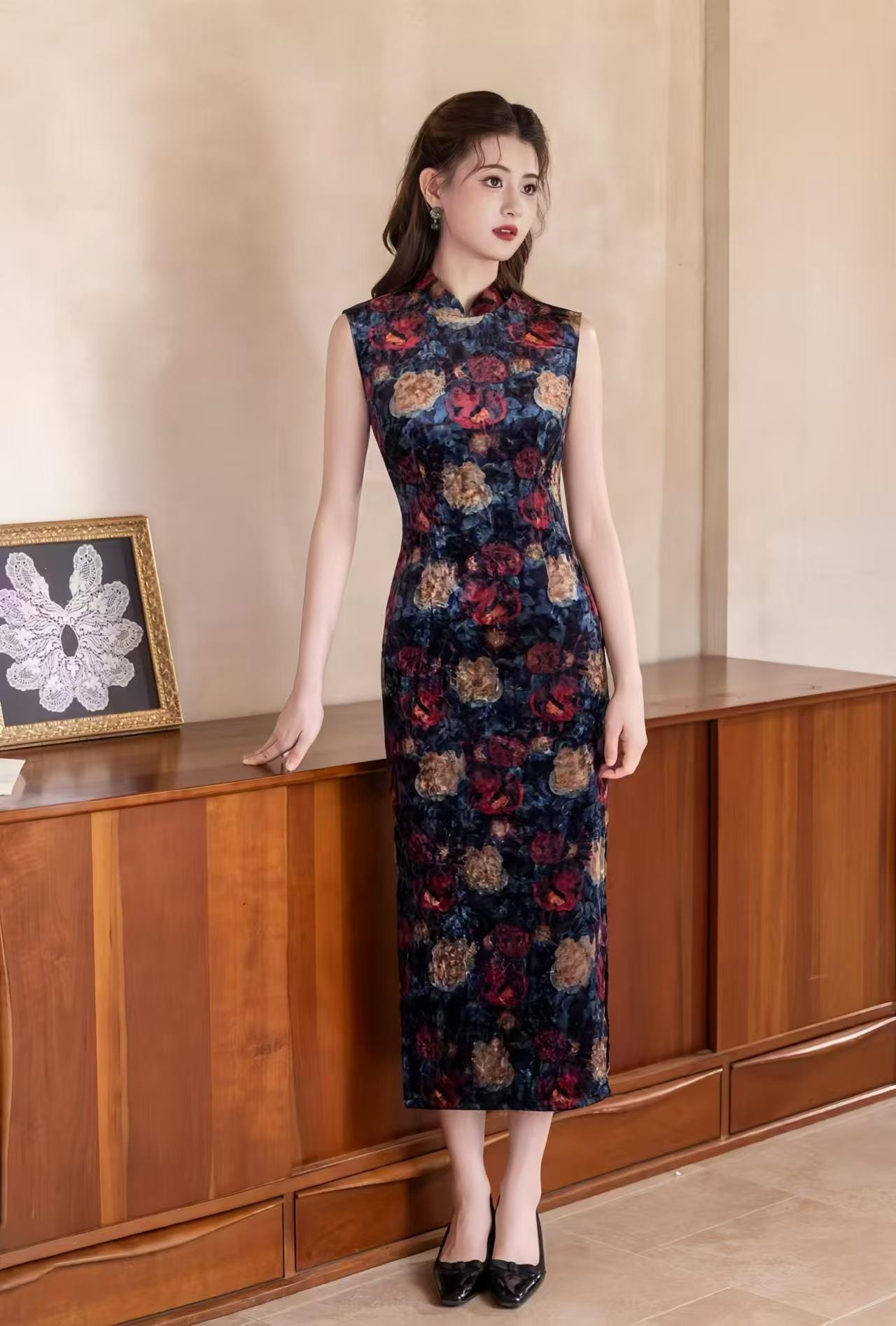 Velvet Qipao Dress, Chinese Cheongsam Dress, Vintage Floral Midi Dress, Elegant Autumn Party Dress, Sleeveless Oriental Dress