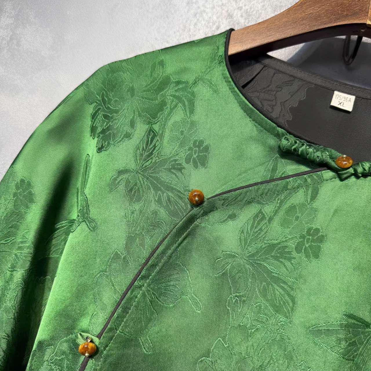Green Silk Tang Jacket, Chinese Brocade Shirt, Vintage Oriental Top, Unisex Hanfu Outerwear, Lunar New Year Outfit, Classic Asian Jacket