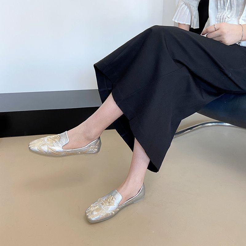 Mocasines artísticos de punta cuadrada, mocasines bordados de loto, flats bordados retro, zapatos cómodos estilo qipao, regalo para mamá