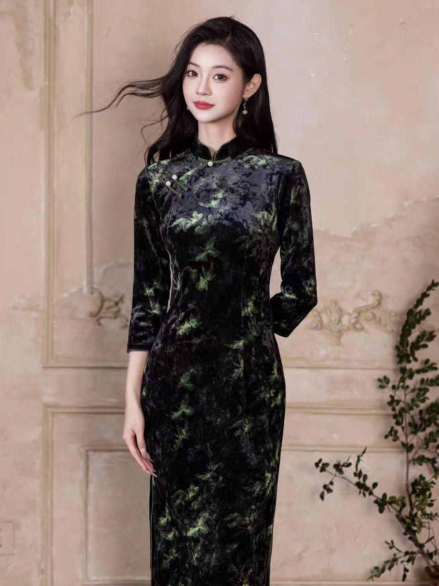 Chinese Velvet Qipao Dress, Vintage Black Cheongsam with Green Leaf Print, Elegant Long Sleeve Oriental Dress, Gift