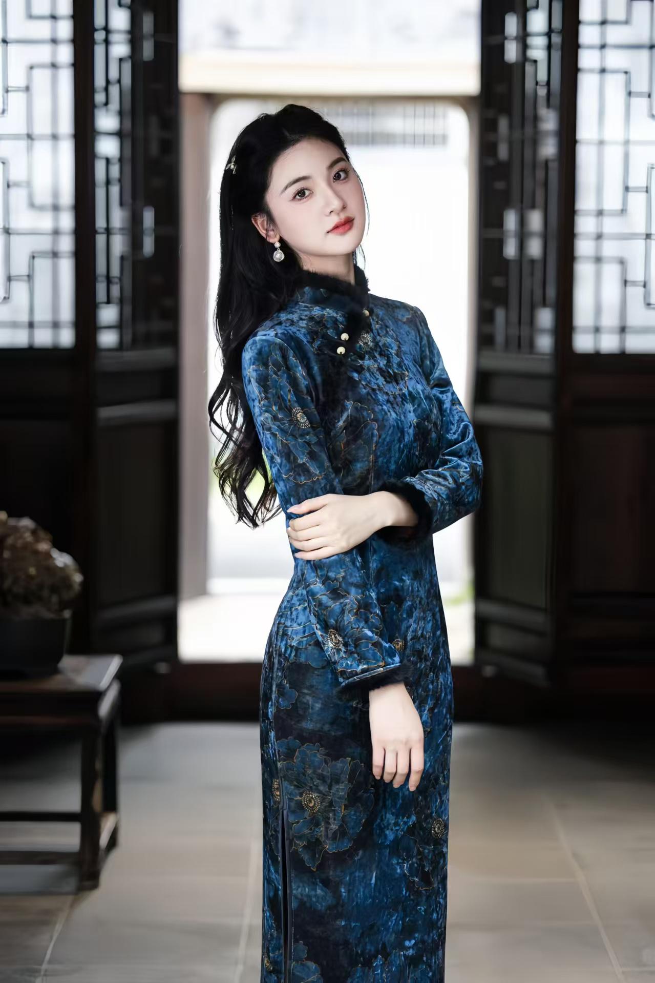 Blue velvet qipao with peony print, long-sleeved winter cheongsam with pearl frog buttons, autumn dress, gift