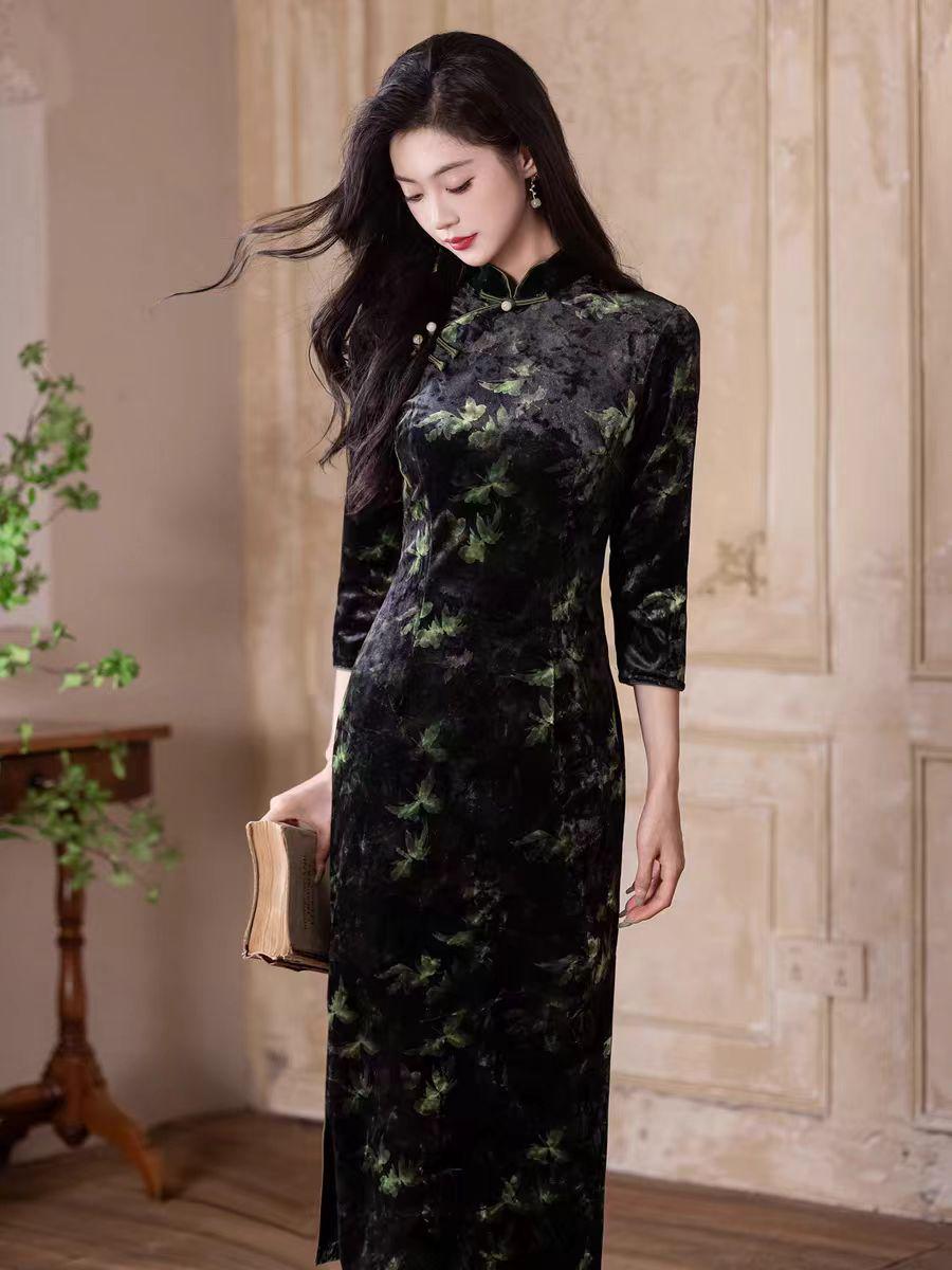 Chinese Velvet Qipao Dress, Vintage Black Cheongsam with Green Leaf Print, Elegant Long Sleeve Oriental Dress, Gift