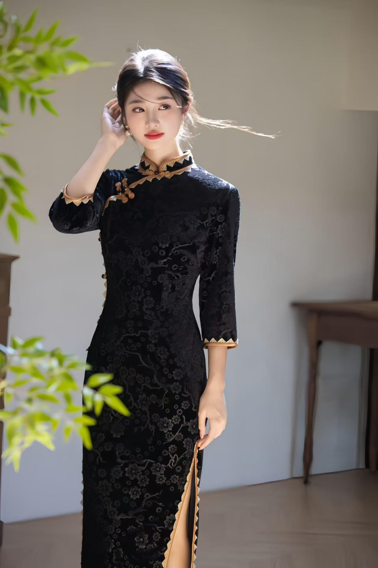 Luxury Velvet Qipao Dress, Black Embossed Cheongsam with Gold Trim, Elegant Oriental Midi Dress, Vintage Autumn Dress