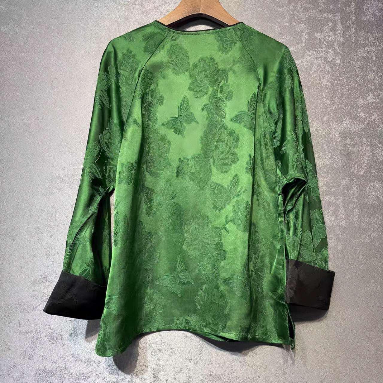 Green Silk Tang Jacket, Chinese Brocade Shirt, Vintage Oriental Top, Unisex Hanfu Outerwear, Lunar New Year Outfit, Classic Asian Jacket