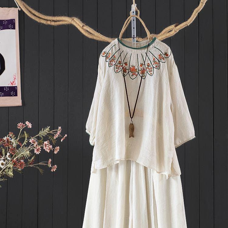 Camisa floral étnica de estilo vintage - Túnica de lino de algodón con bordado popular-  Blusa para mujer inspirada en el arte popular chino