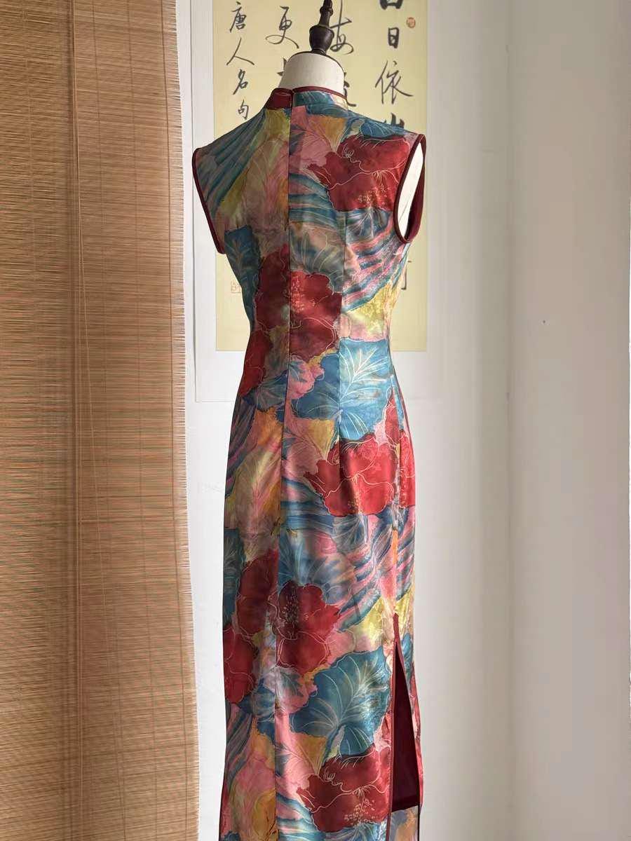 Atrevido Vestido Chino de Colores con Alegres Estampados,Summer Celebration Qipao, Energetic Oriental Dress ,Dopamine Style Cheongsam