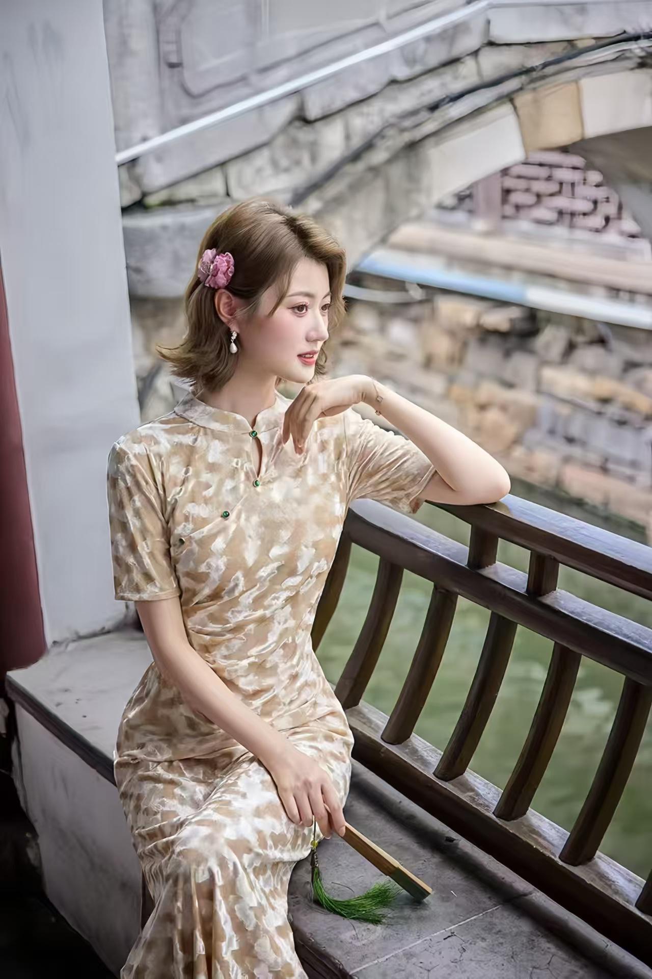 Champagne Velvet Qipao, Elegant Long Cheongsam Dress, Vintage Chinese Evening Dress, Oriental Formal Party Costume, Autumn Winter