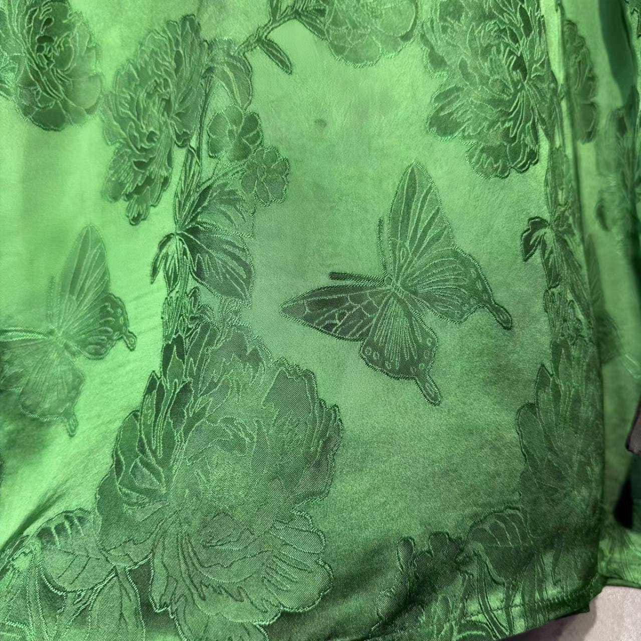 Green Silk Tang Jacket, Chinese Brocade Shirt, Vintage Oriental Top, Unisex Hanfu Outerwear, Lunar New Year Outfit, Classic Asian Jacket