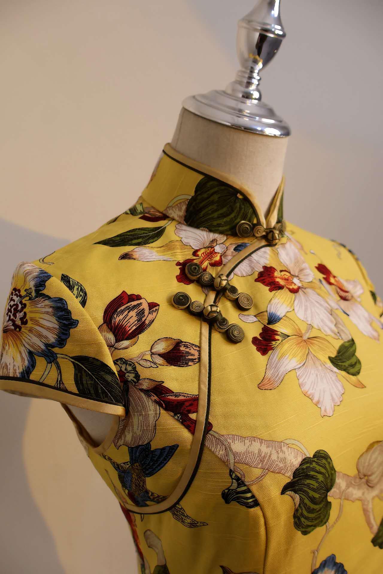 Vestido Cheongsam de Algodón Vibrante, Ropa Floral para Ceremonia de Té, Regalo Único para Ella, Vestido Chino Cheongsam, personalizado