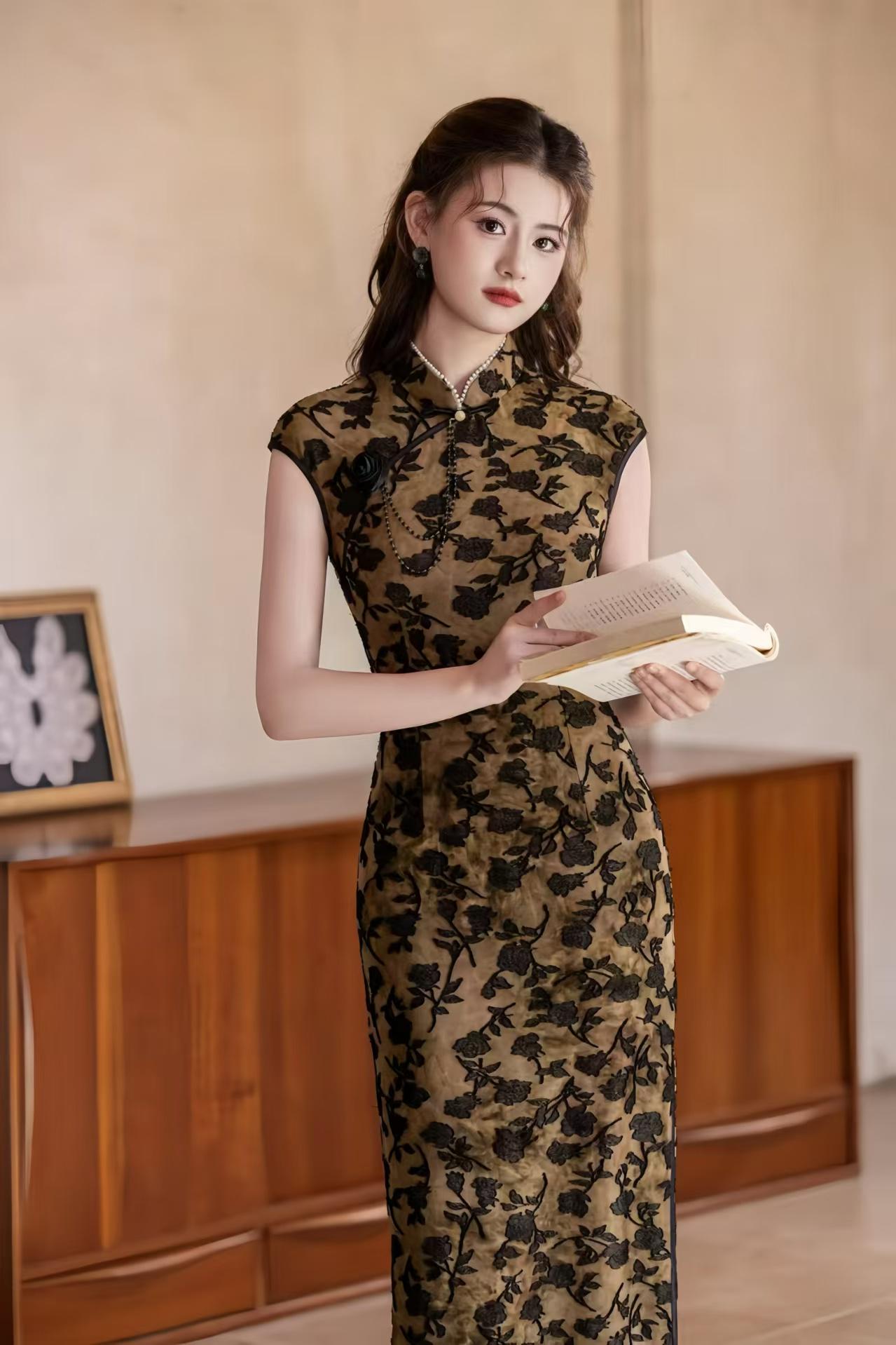 Embossed Velvet Qipao, Elegant Long Cheongsam Dress, Oriental Evening Party Costume, Vintage Chinese Style, Autumn Winter
