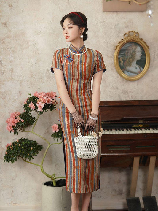 Qipao de Verano – Vestido Cheongsam Rayado de Seda Yun | Estilo Artístico Tipo Pintura al Óleo | Elegancia China para Mujer