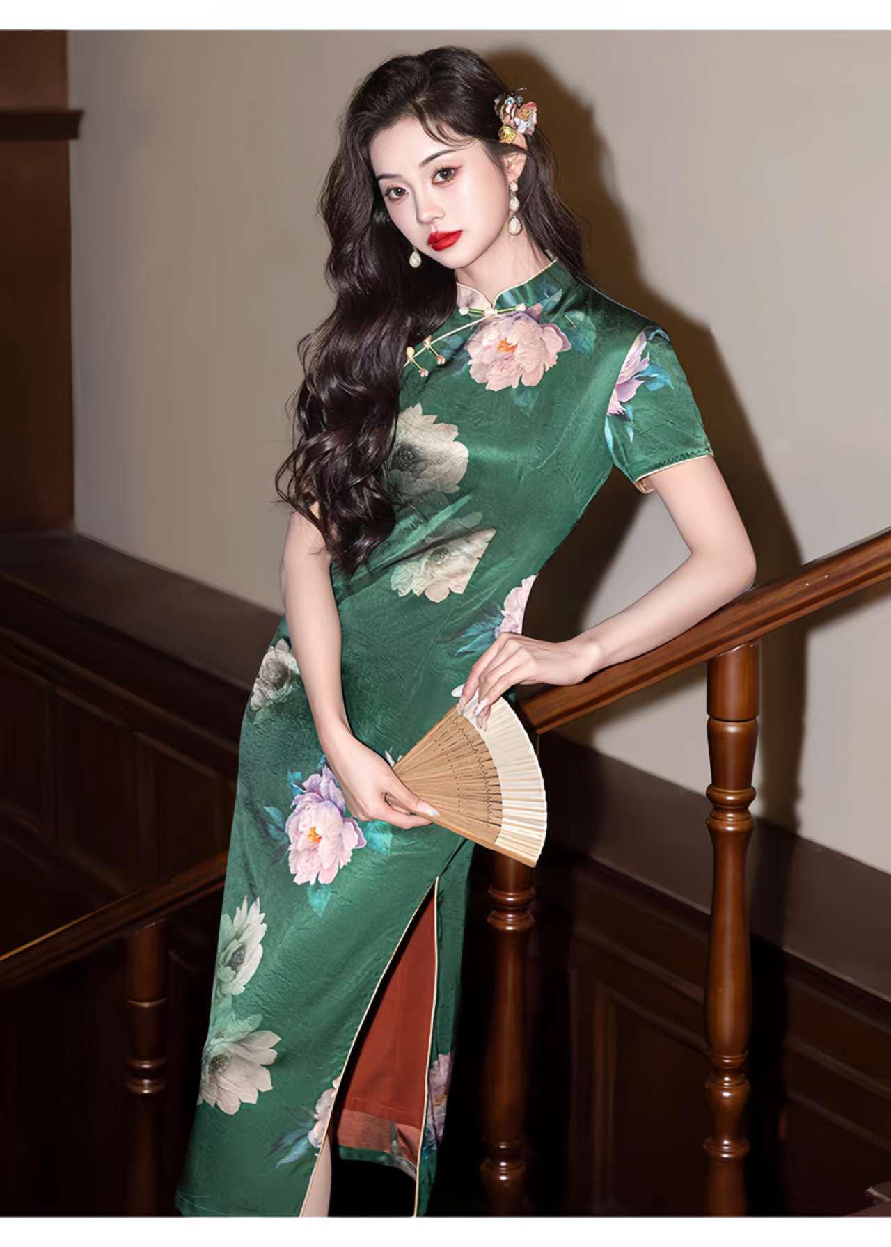 Qipao de raso verde, Elegante Cheongsam floral, Vestido chino vintage, Vestido verde oscuro, Traje de novia asiático, Ceremonia del Té