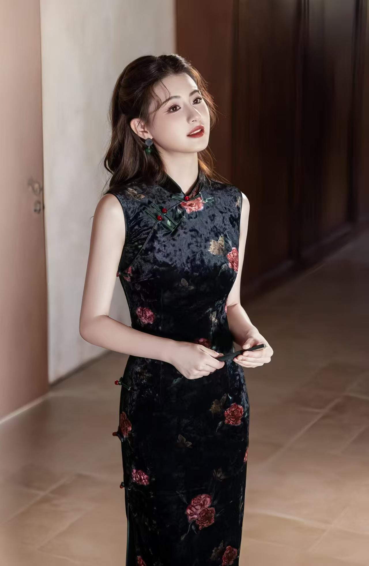 Black Velvet Qipao, Red Rose Floral Print Sleeveless Dress, Traditional Chinese Dress, Elegant Vintage Cheongsam