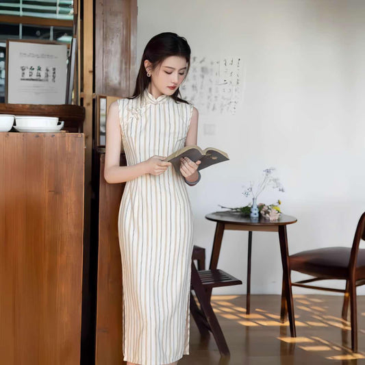 Qipao Vintage de Rayas Beige, Vestido Largo Vintage de Rayas, Qipao Minimalista  para Primavera,  Vestido blanco para Ceremonia del Té