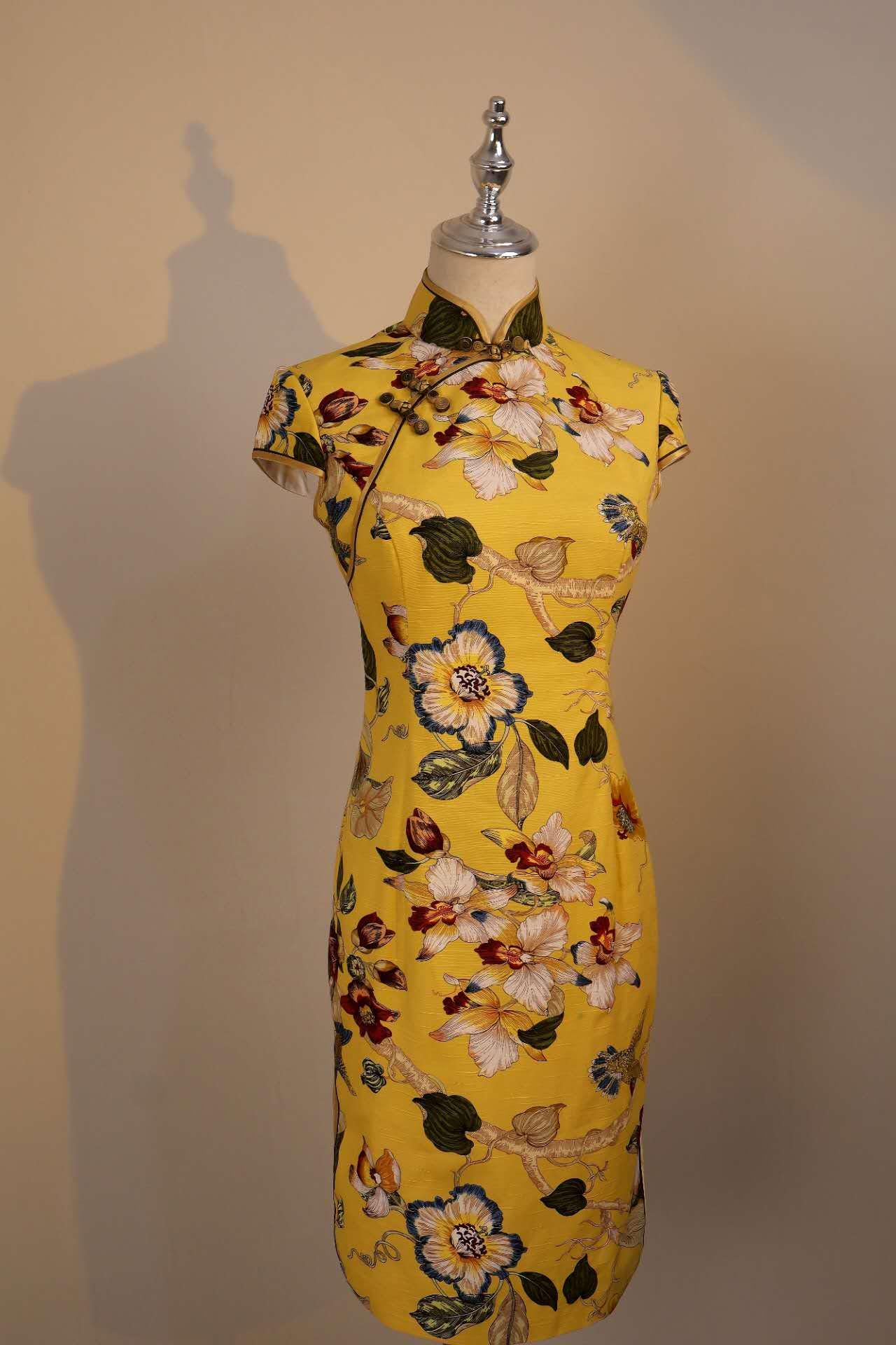 Vestido Cheongsam de Algodón Vibrante, Ropa Floral para Ceremonia de Té, Regalo Único para Ella, Vestido Chino Cheongsam, personalizado