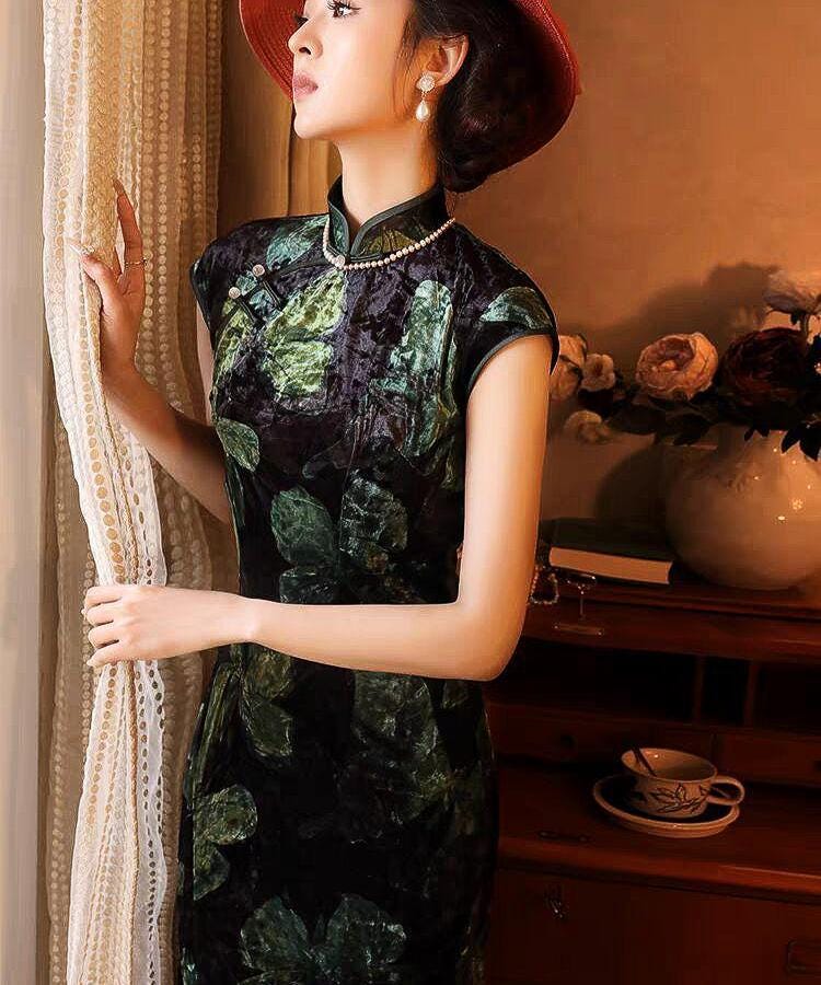 Vestido Qipao de Terciopelo, Cheongsam Chino Verde con Estampado de Hojas, Ideal para Ceremonia de Té, Regalo Elegante para Ella