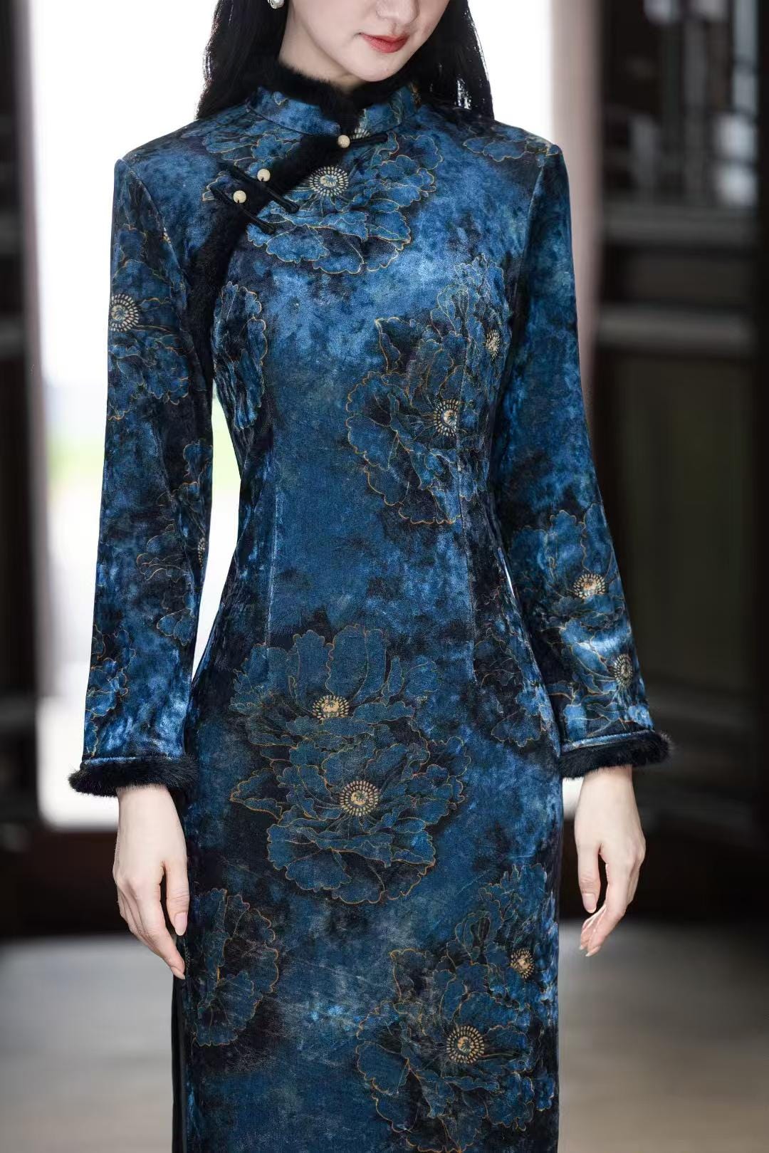 Blue velvet qipao with peony print, long-sleeved winter cheongsam with pearl frog buttons, autumn dress, gift