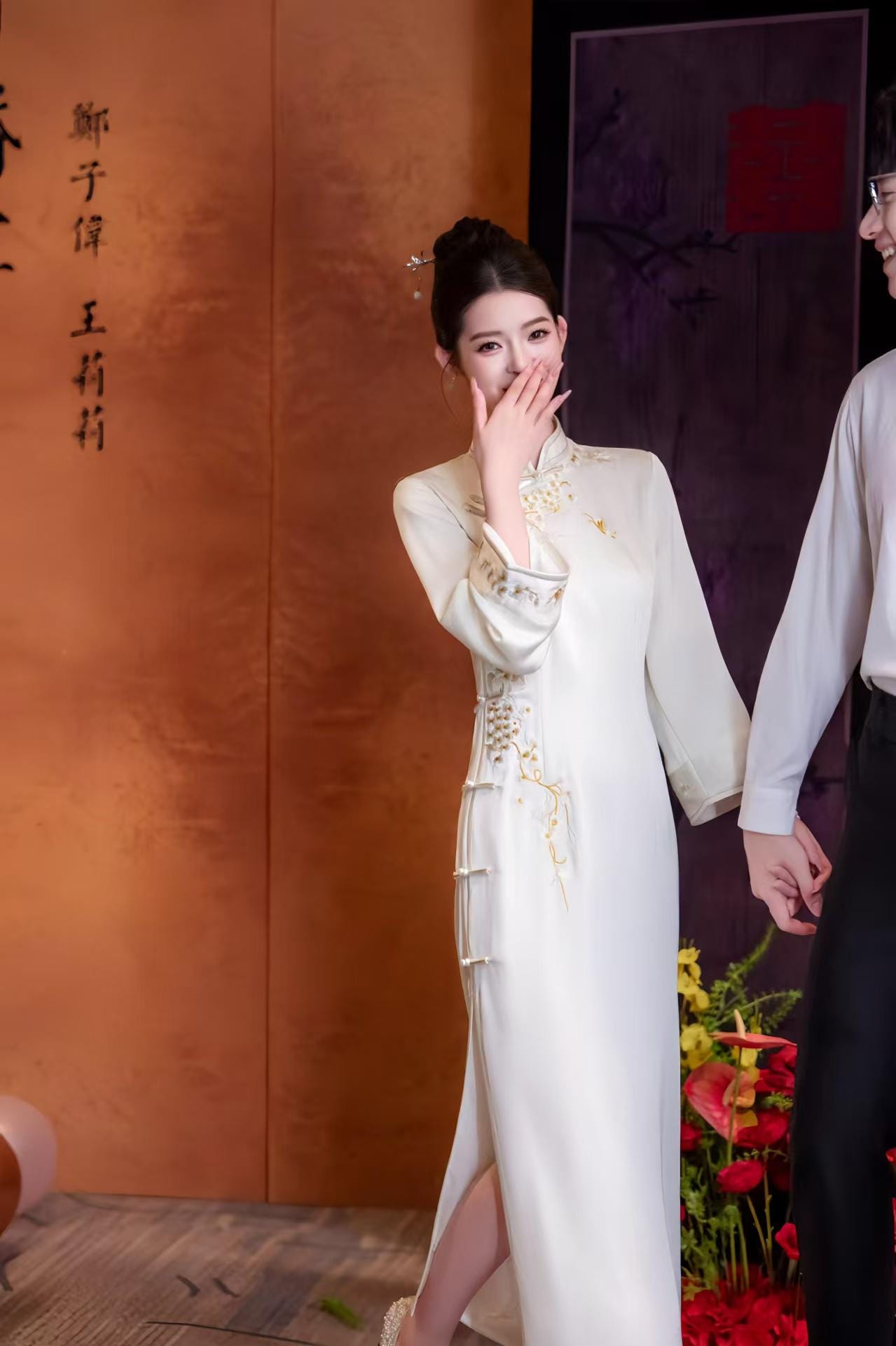 Vestido Qipao de Satén Blanco, Cheongsam Bordado de Perlas,Boda Oriental de Lujo, Elegante Vestido Midi Chino,Otoño Formal Asiático,regalo