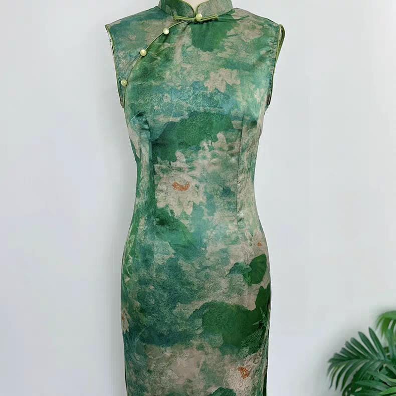 Vestido Qipao Verde Inspirado en la Naturaleza,Elegante Cheongsam Asiático para Mujer, Sereno Cheongsam de verano, estampado de loto