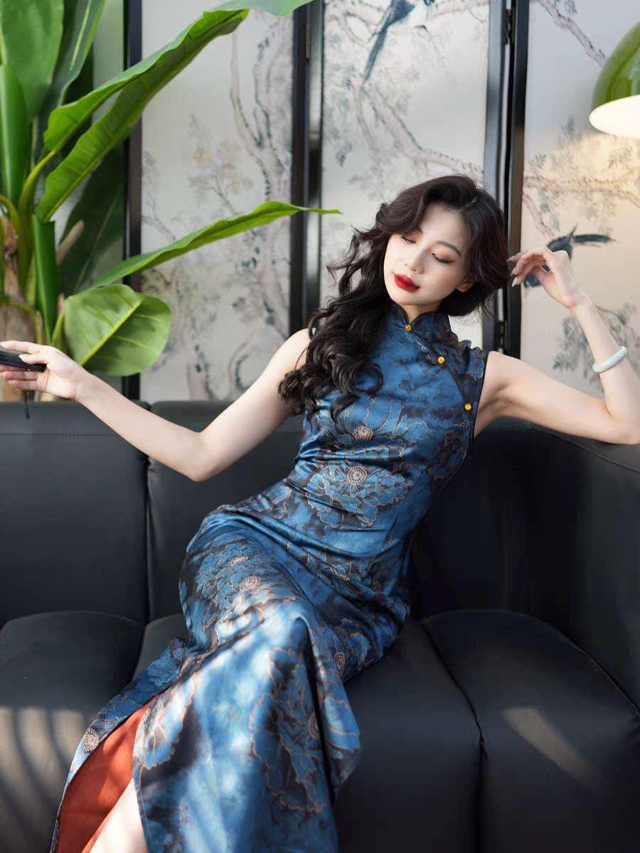 Sleeveless Oriental Cheongsam, Vintage Summer Qipao for Women, Gift for Her, Floral Design Cheongsam