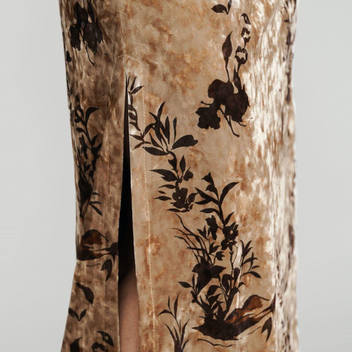 Vestido Qipao Floral Oro Champán | Cheongsam con Tacto Terciopelo para Mujer | Vestido Chino Elegante | Atuendo de Noche Tradicional