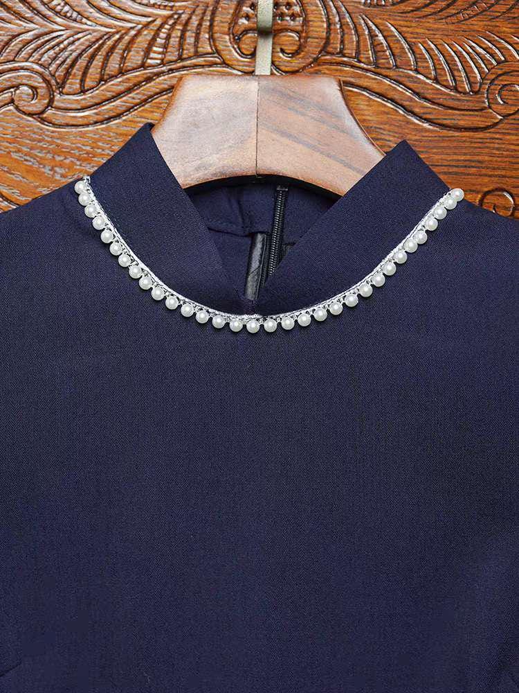 Cheongsam de lino azul - Cheongsam minimalista azul marino - Qipao de lino Tencel sostenible con puños bordados - Regalo chic para ella