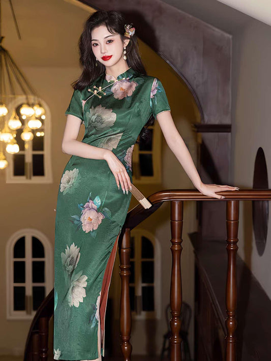 Qipao de raso verde, Elegante Cheongsam floral, Vestido chino vintage, Vestido verde oscuro, Traje de novia asiático, Ceremonia del Té