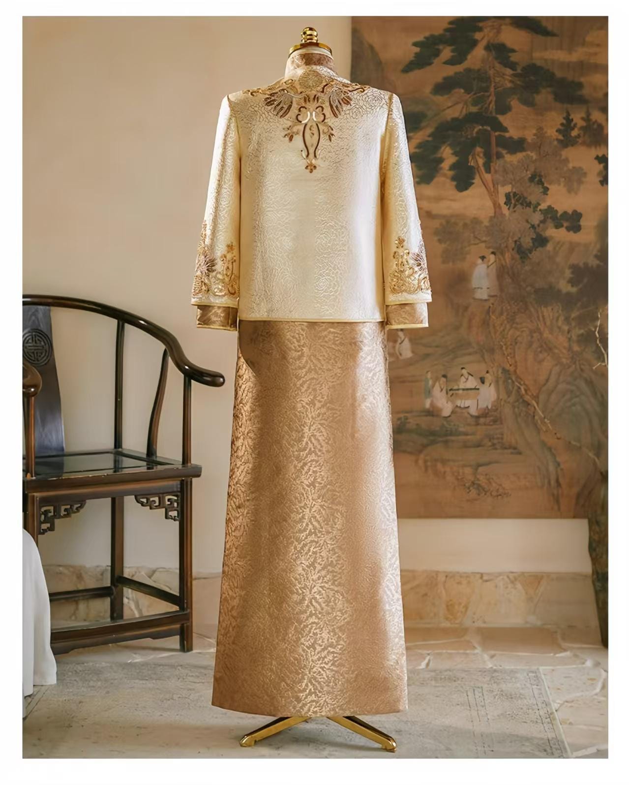 Dragon and Phoenix Embroidered Wedding Dress, Chinese Silk Brocade Groom Suit, Luxury Traditional Wedding Dress, Long-Sleeved Wedding Dress