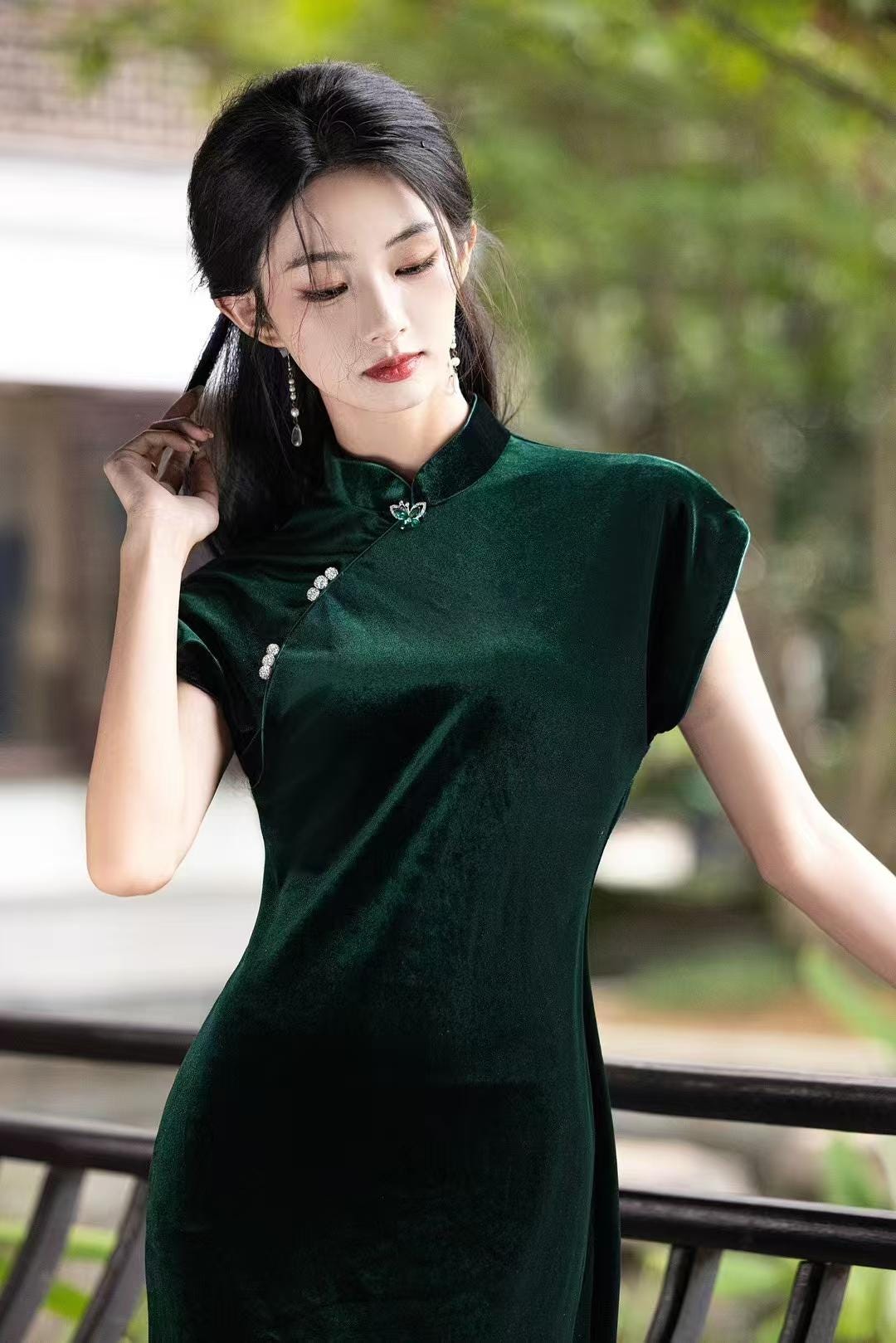 Vestido Qipao Terciopelo Verde, Elegante Vestido Cheongsam Midi, Lujoso Oriental, Minimalista Estilo Chino, Conjunto Fiesta Otoño Invierno