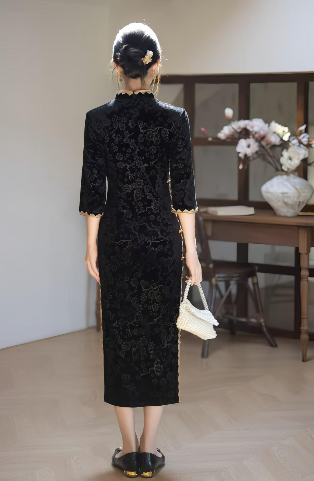 Luxury Velvet Qipao Dress, Black Embossed Cheongsam with Gold Trim, Elegant Oriental Midi Dress, Vintage Autumn Dress