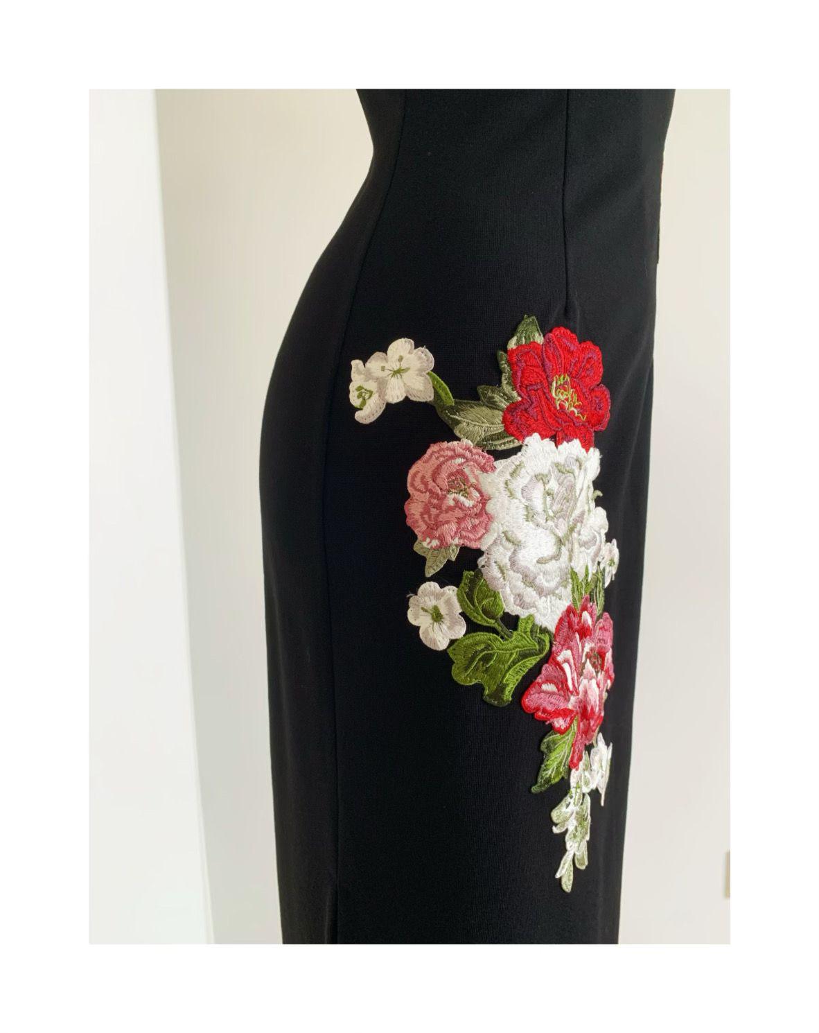 Women's Black Embroidered Qipao Cheongsam Dress – Sleeveless – additional product view