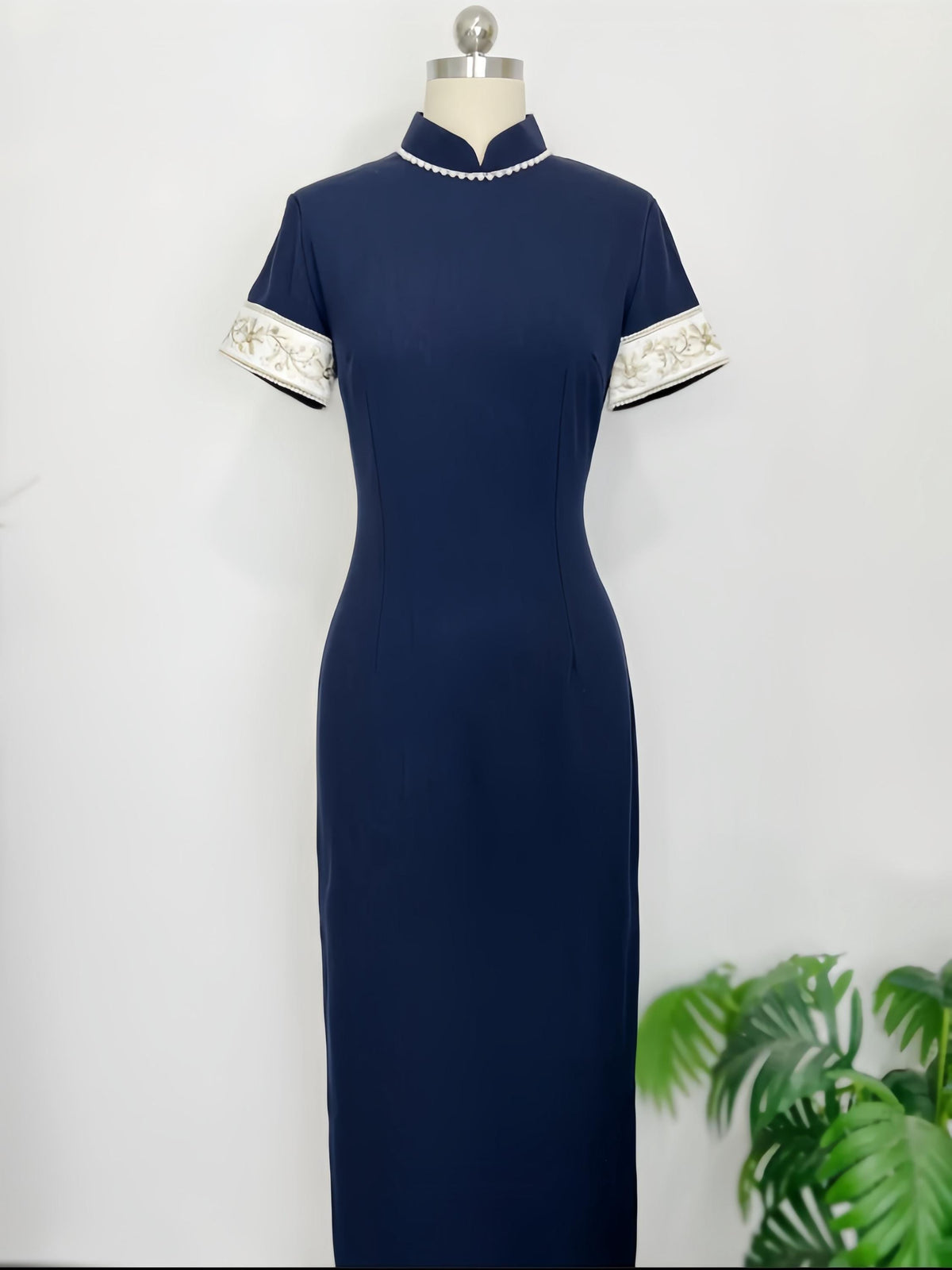 Women's Blue Embroidered Qipao Cheongsam Dress – Linen – additional product view