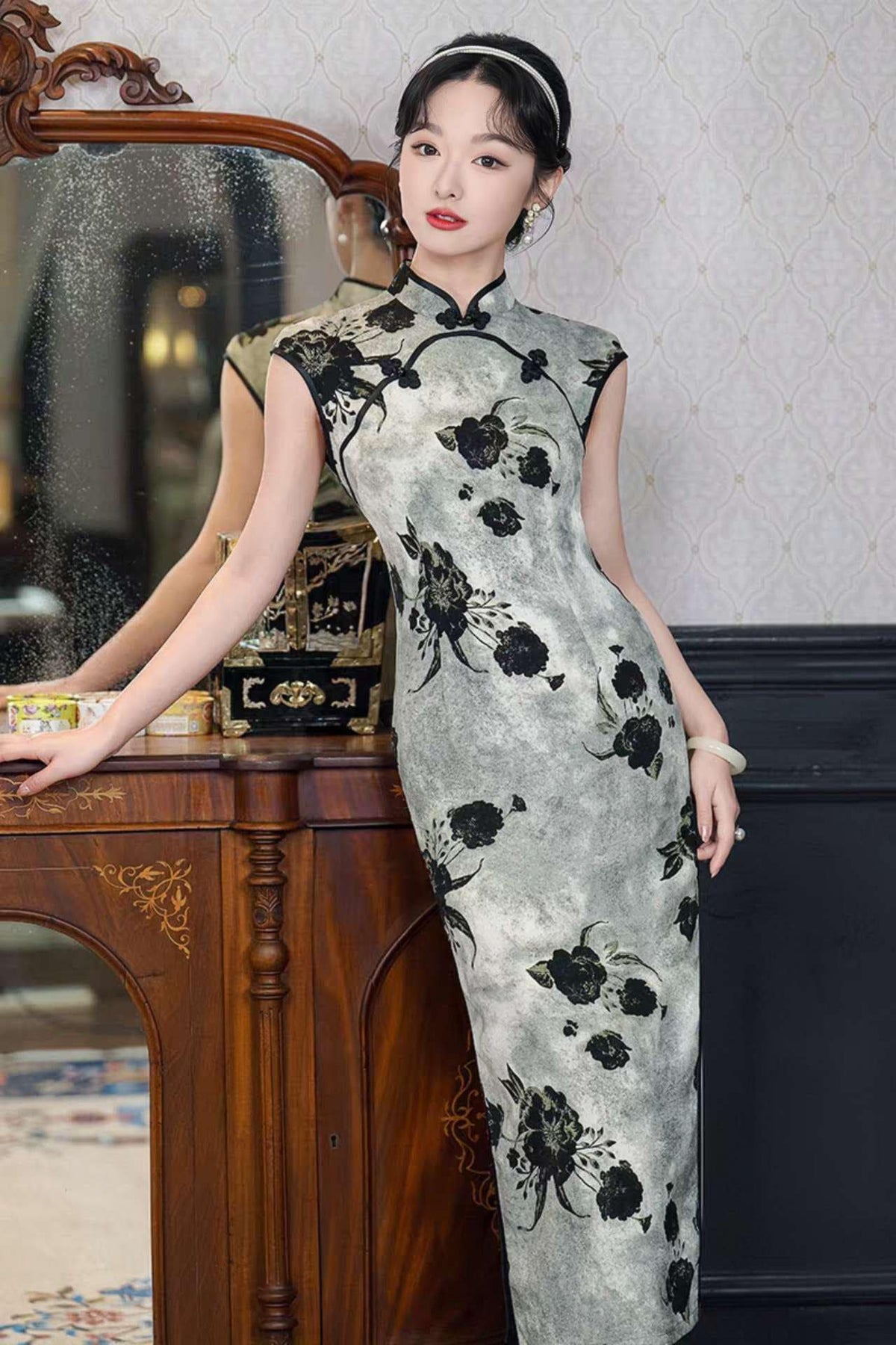 Women's Floral Qipao Cheongsam Dress – Gray Silk